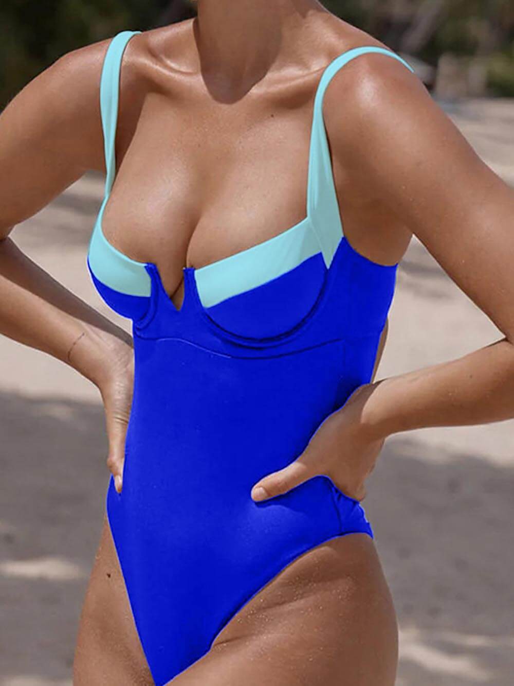 Black And White Patchwork U-Neck One-Piece Swimsuit - Image 5