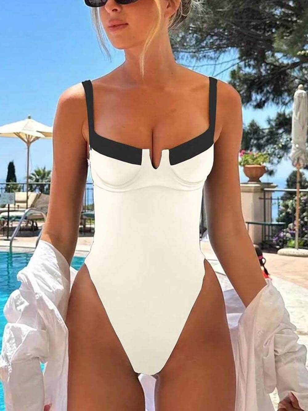 Black And White Patchwork U-Neck One-Piece Swimsuit - Image 2