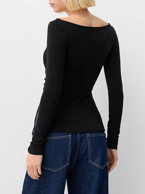 Boat neck pleated slit T-shirt - Image 6